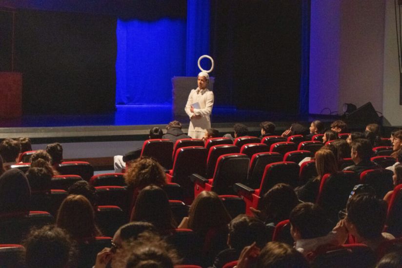 “Auto da Barca do Inferno” e “Leandro, Rei da Helíria” apresentados aos alunos do Agrupamento de Escolas de Gouveia