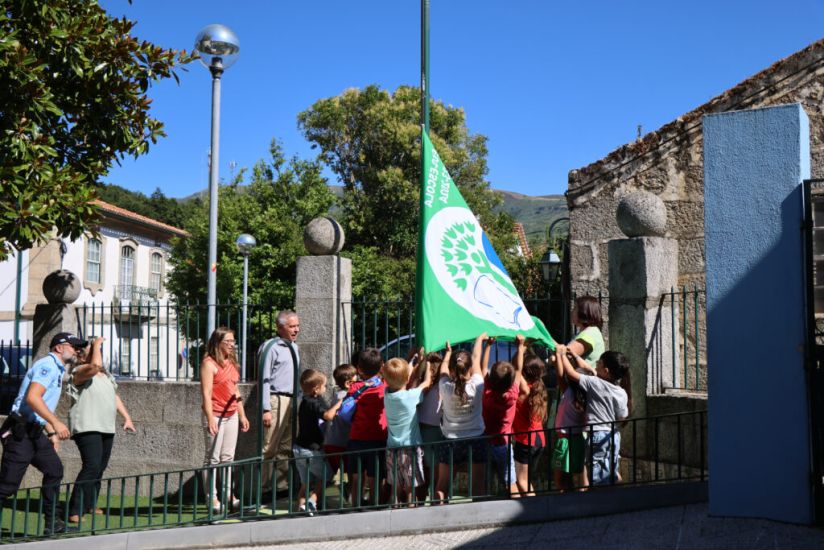 Fundação &#8220;A Nossa Casa&#8221; hasteia bandeira Eco Escolas